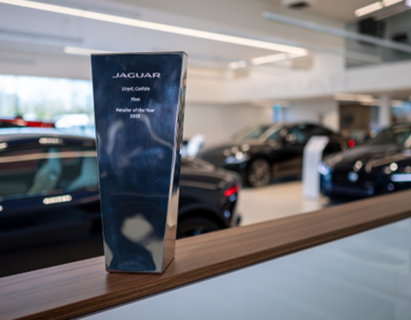 Lloyd Jaguar Land Rover take home 8 awards at the Retailer of the Year Awards.