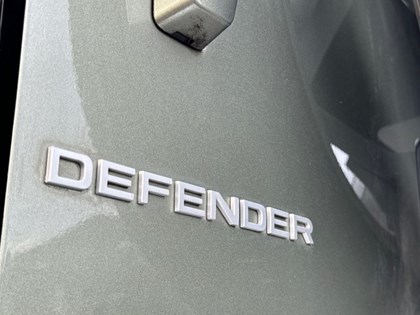 2021 (21) LAND ROVER DEFENDER 2.0 P300 SE 90 3dr Auto