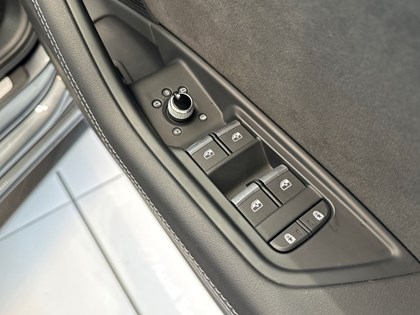 2021 (21) AUDI RS4 RS 4 TFSI Quattro Carbon Black 5dr Tiptronic