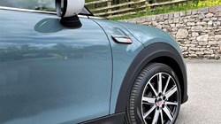 2023 (23) MINI HATCHBACK 135kW Cooper S Multitone Edition 33kWh 3dr  3083251