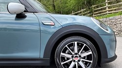 2023 (23) MINI HATCHBACK 135kW Cooper S Multitone Edition 33kWh 3dr  3083250