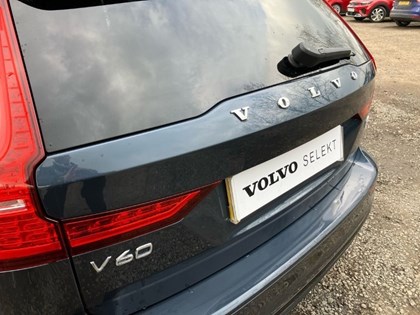 2021 (21) VOLVO V60 2.0 B4D R DESIGN 5dr Auto